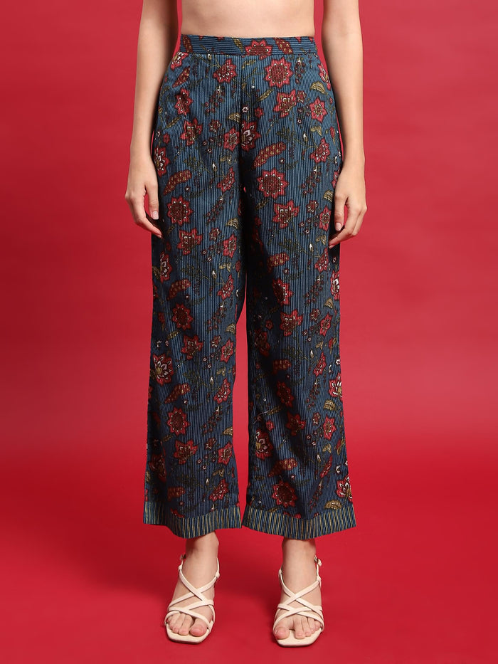 Women Cotton Blue Floral Print Kurta With Comfort Pant.