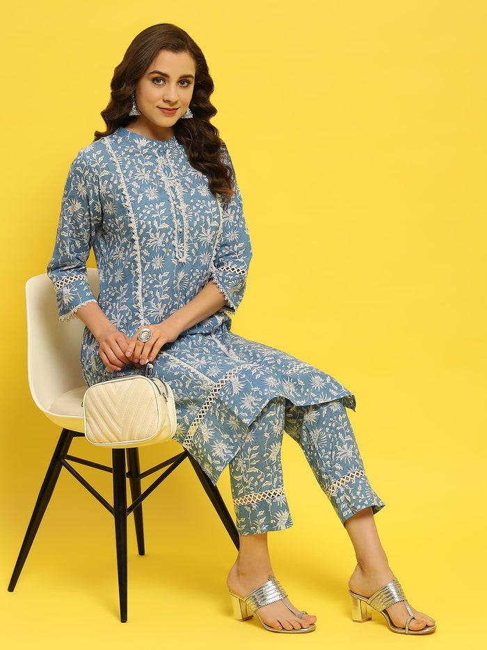 Women Cotton Blue Floral Print Kurta With Trouser.