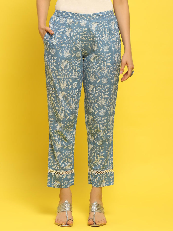 Women Cotton Blue Floral Print Kurta With Trouser.