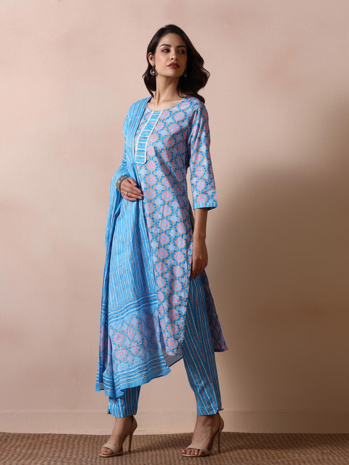Women Cotton Blue Printed Kurta Trouser With Dupatta.
