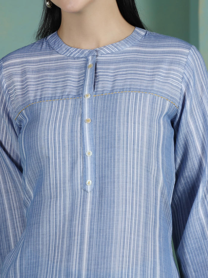Women Cotton Blue Yarn Dyed Kurta.