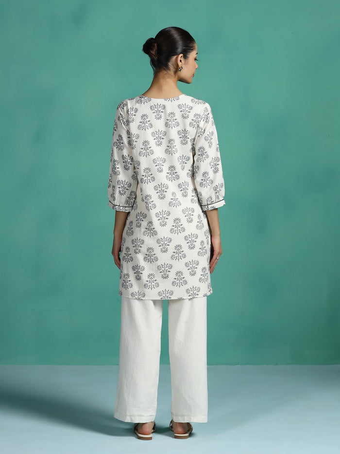Women Cotton Flex Off White Printed Tunic.