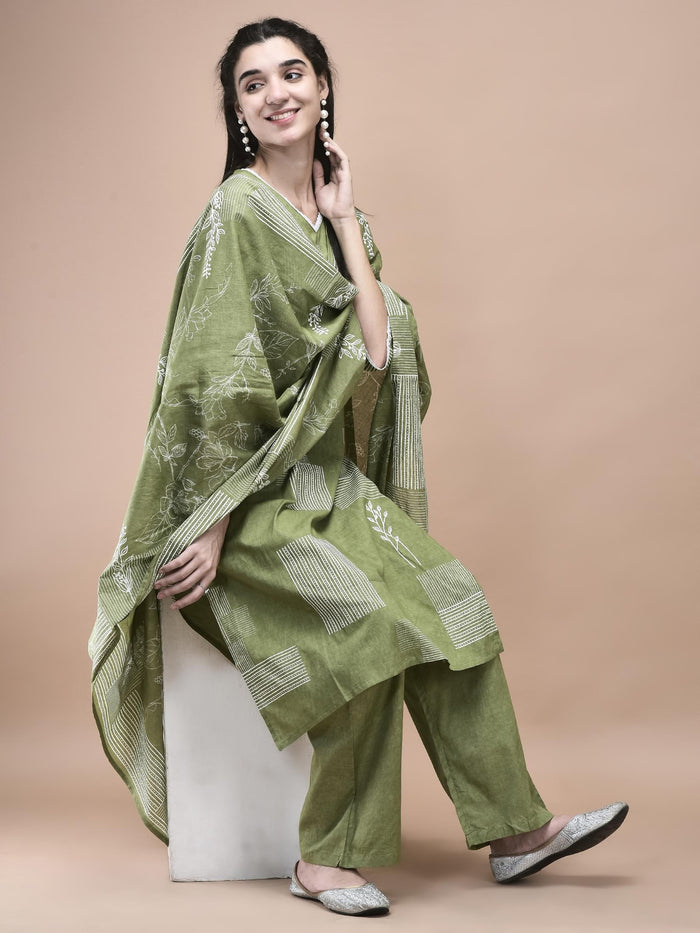 Women Cotton Green Abstract Print Kurta Comfort Pant Dupatta.