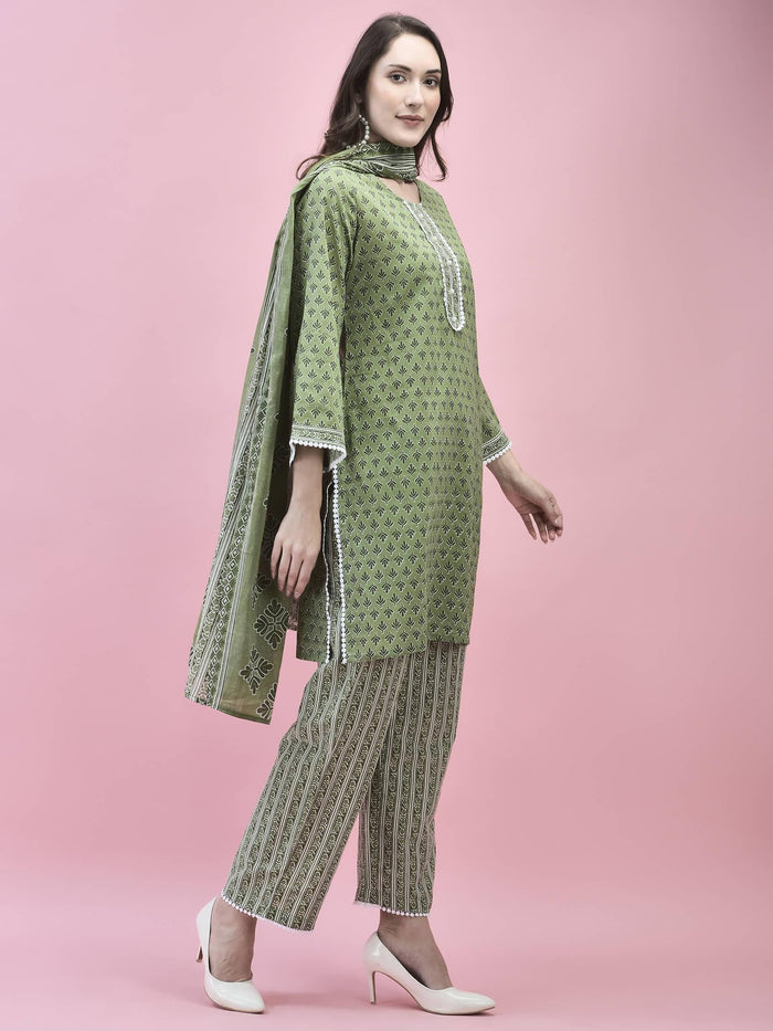Women Cotton Green Floral Print Kurta Comfort Pant Dupatta.