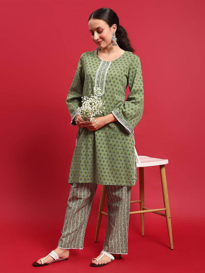 Women Cotton Green Floral Print Kurta With Comfort Pant.