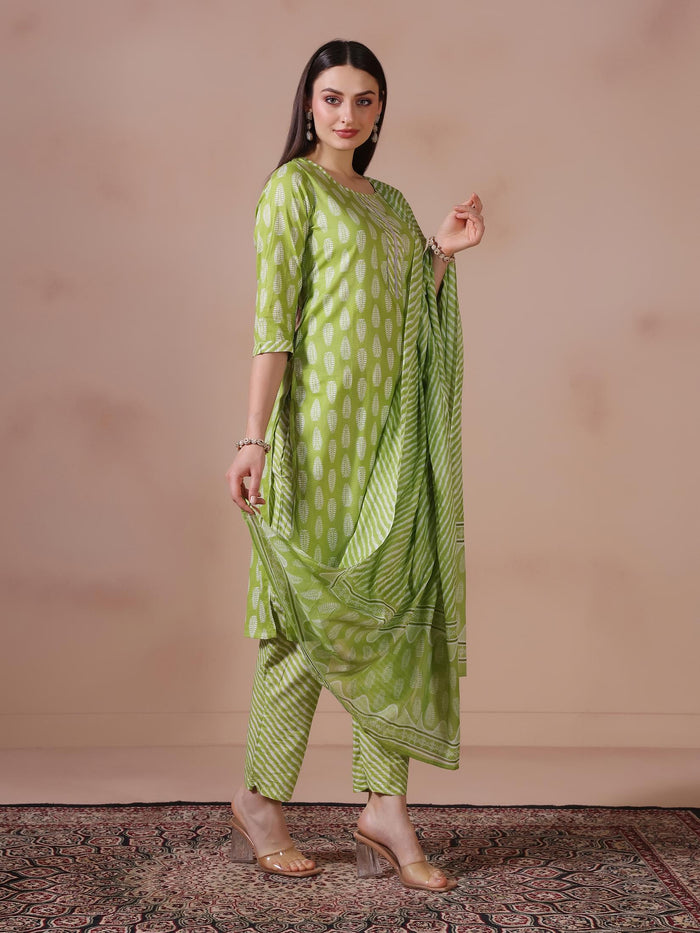 Women Cotton Green Printed Kurta Trouser With Dupatta.