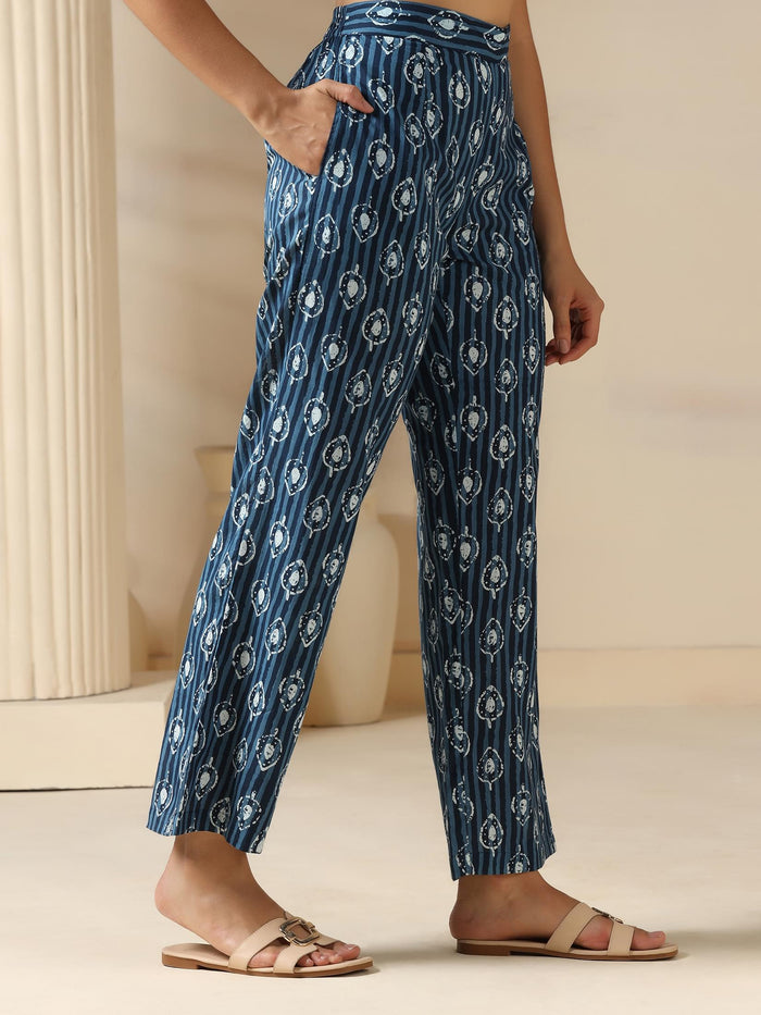 Women Cotton Indigo Geometric Print Co-Ord Set.