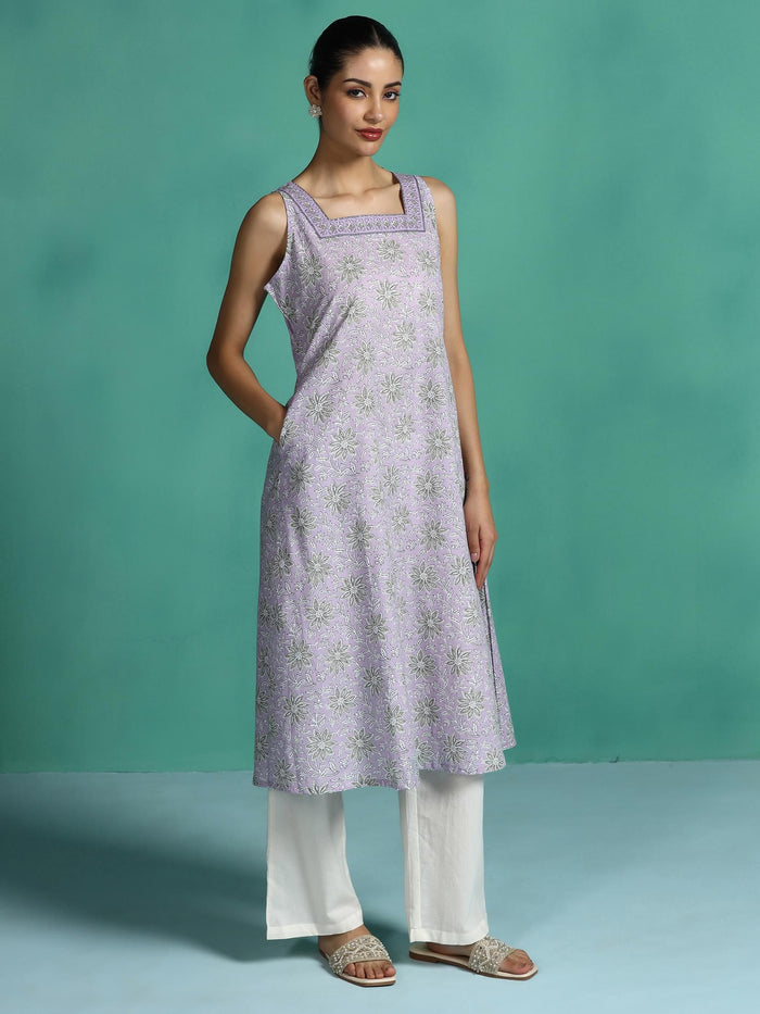 Women Cotton Lilac Floral Print Kurta.