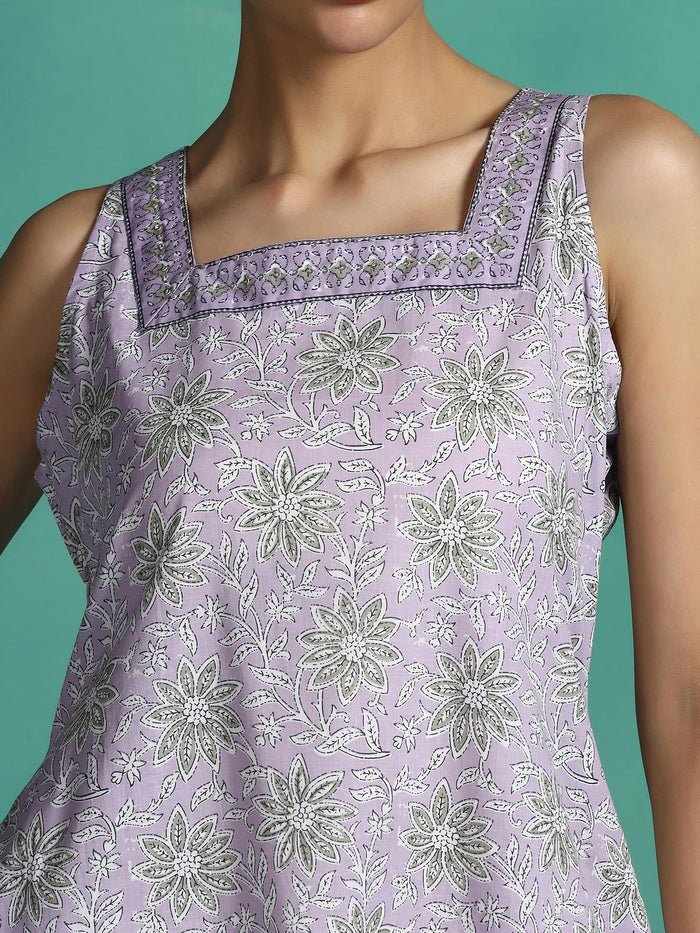 Women Cotton Lilac Floral Print Kurta.