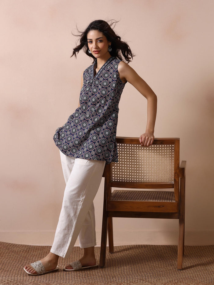 Women Cotton Navy Blue Printed Tunic.