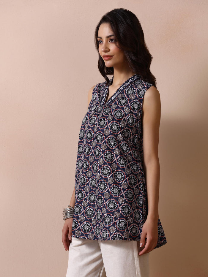 Women Cotton Navy Blue Printed Tunic.