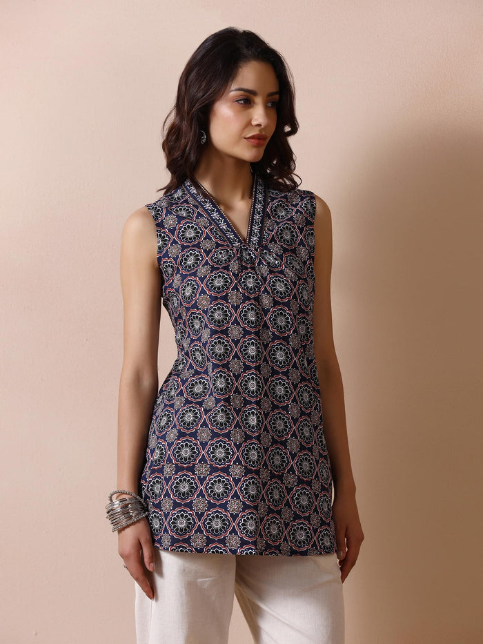 Women Cotton Navy Blue Printed Tunic.