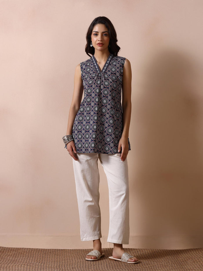 Women Cotton Navy Blue Printed Tunic.