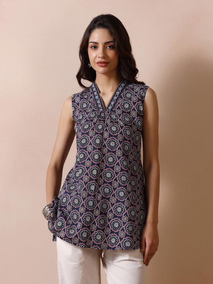 Women Cotton Navy Blue Printed Tunic.