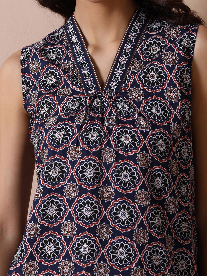 Women Cotton Navy Blue Printed Tunic.