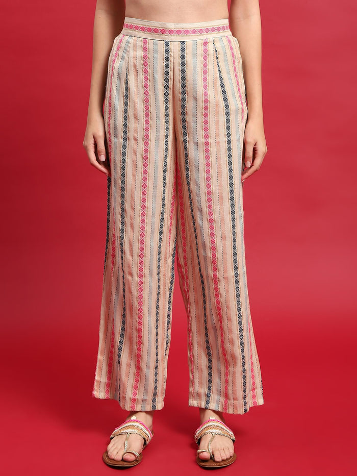 Women Cotton Off White Yarn Dyed Kurta With Comfort Pant.