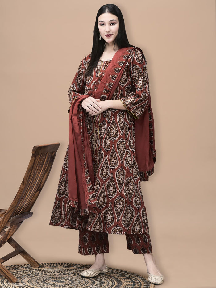 Women Cotton Rust Geometric Print Kurta Comfort Pant Dupatta.