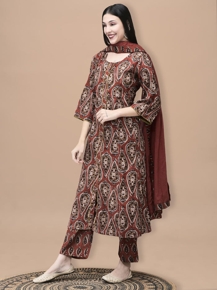 Women Cotton Rust Geometric Print Kurta Comfort Pant Dupatta.