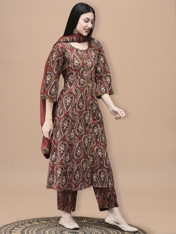 Women Cotton Rust Geometric Print Kurta Comfort Pant Dupatta.