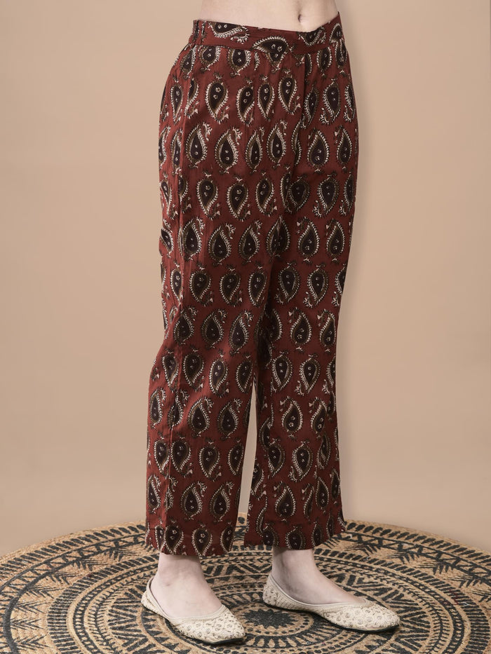 Women Cotton Rust Geometric Print Kurta Comfort Pant Dupatta.
