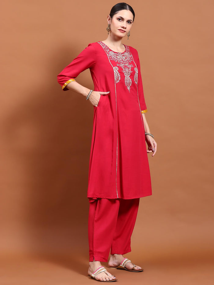 Women Fuchsia Embroidered Kurta Trouser Dupatta.