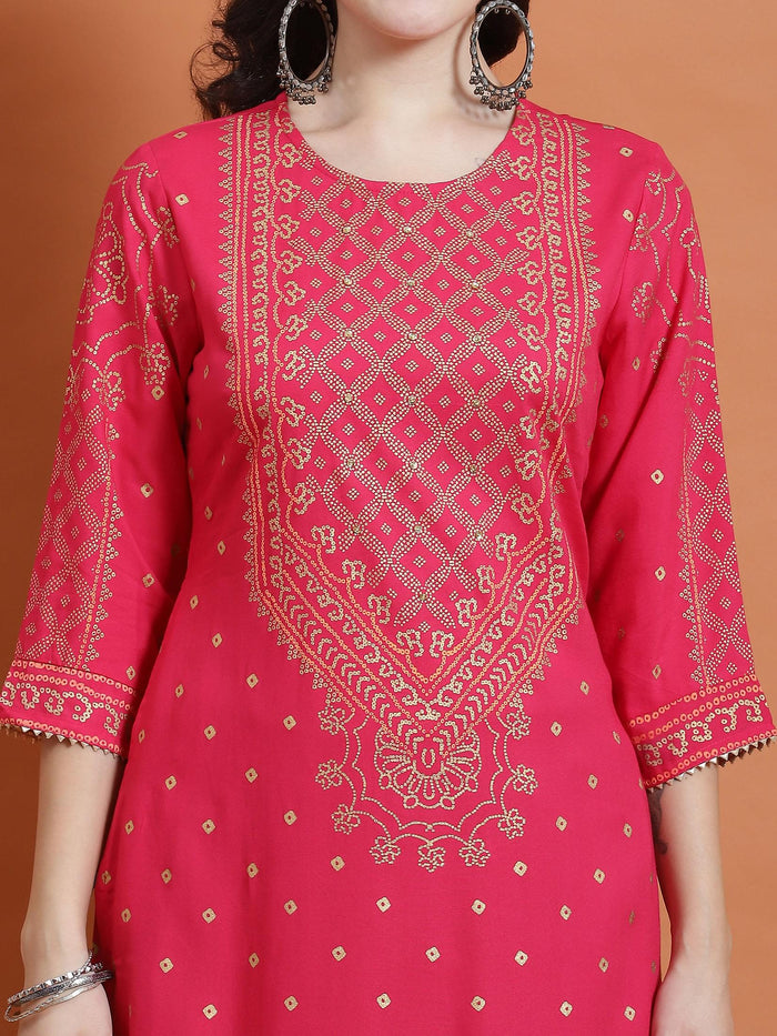 Women Fuchsia Ornamental Print Kurta.