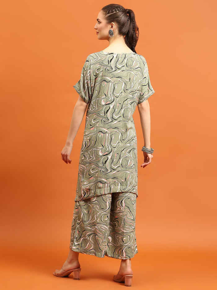 Women Green Abstract Printed Co-Ord Set.