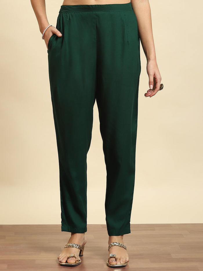 Women Green Floral Print Kurta Trouser Dupatta.