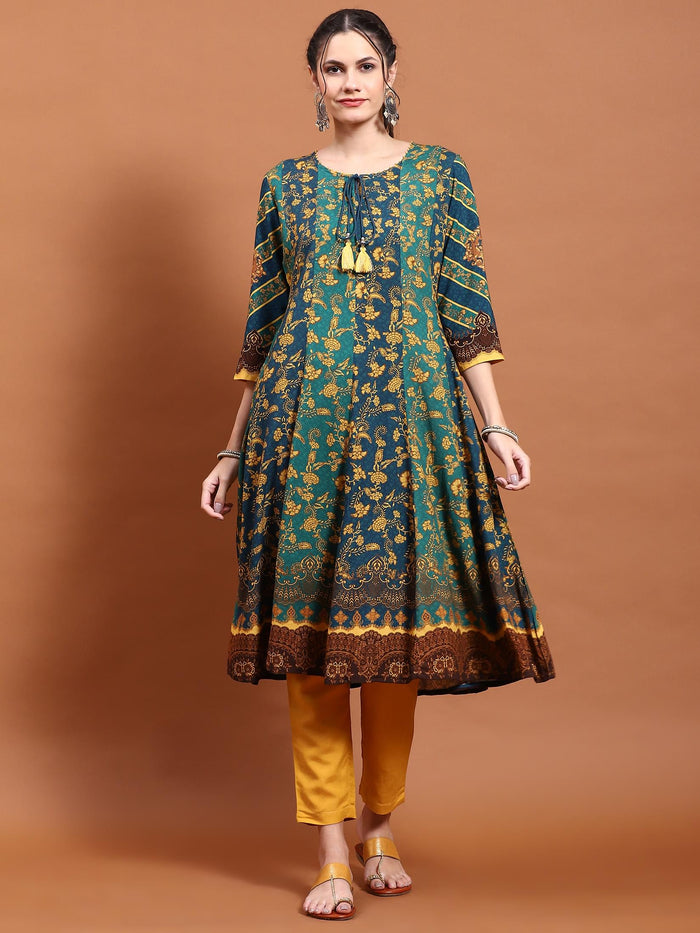 Women Green Floral Print Kurta.