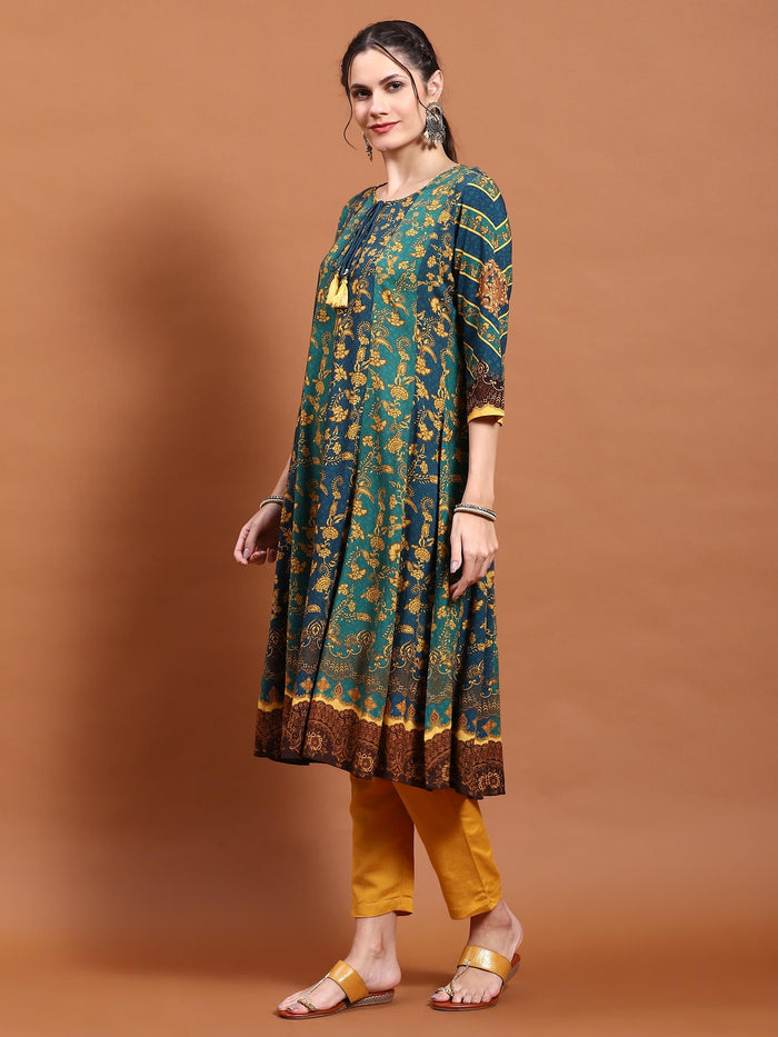 Women Green Floral Print Kurta.