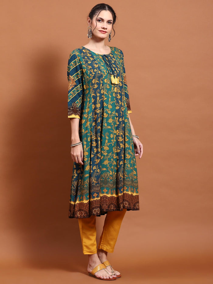 Women Green Floral Print Kurta.