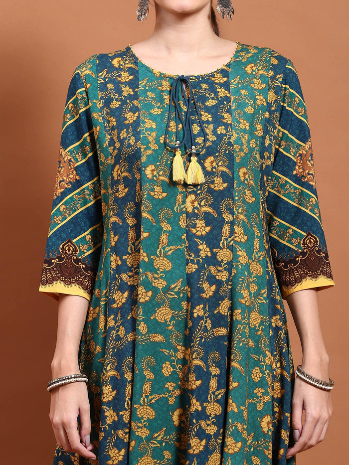 Women Green Floral Print Kurta.