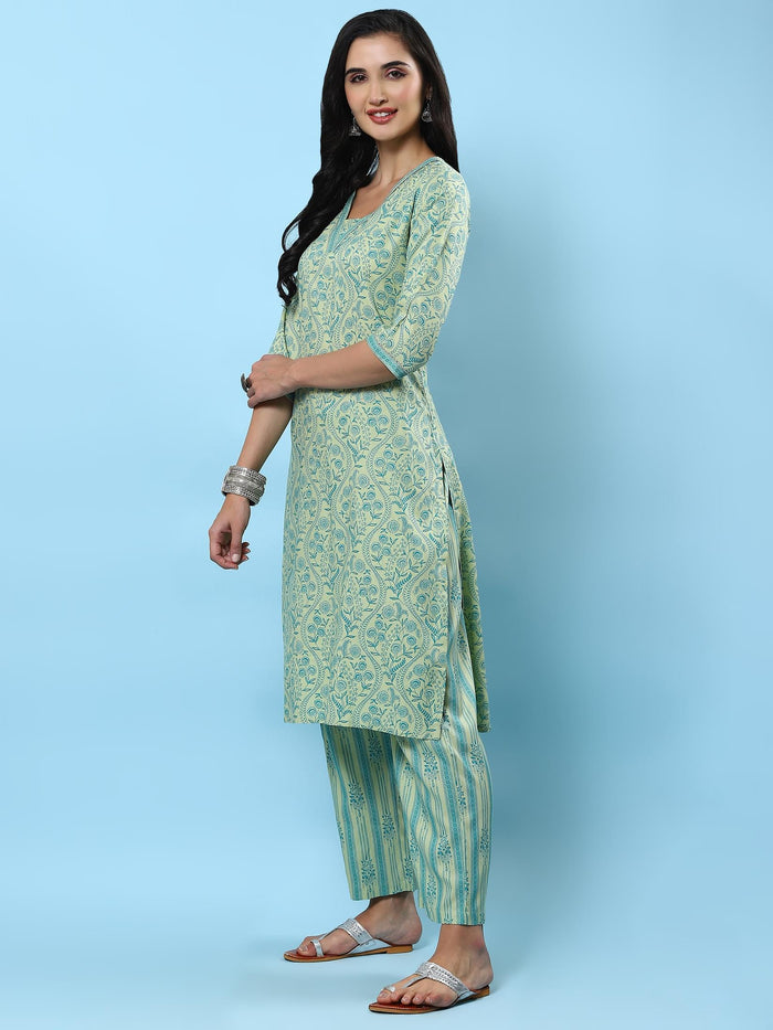 Women Green Floral Printed Kurta With Comfort Pant.