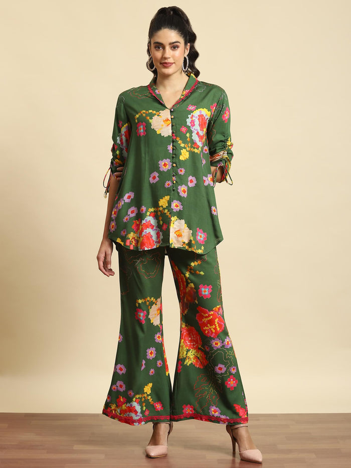 Women Green Geometric Print Co-Ord Set.