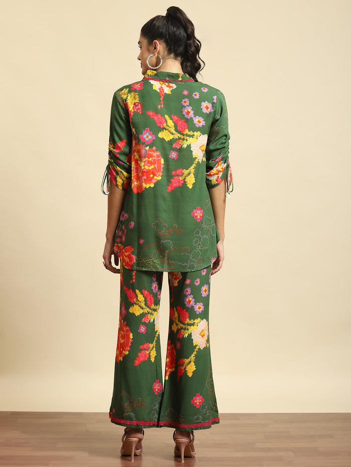 Women Green Geometric Print Co-Ord Set.