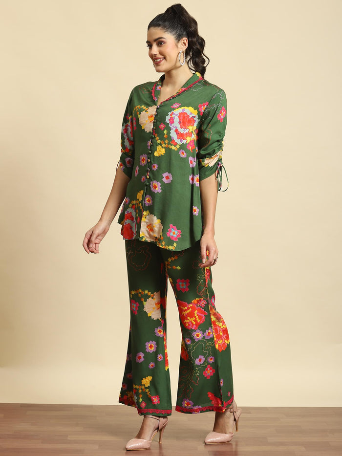 Women Green Geometric Print Co-Ord Set.