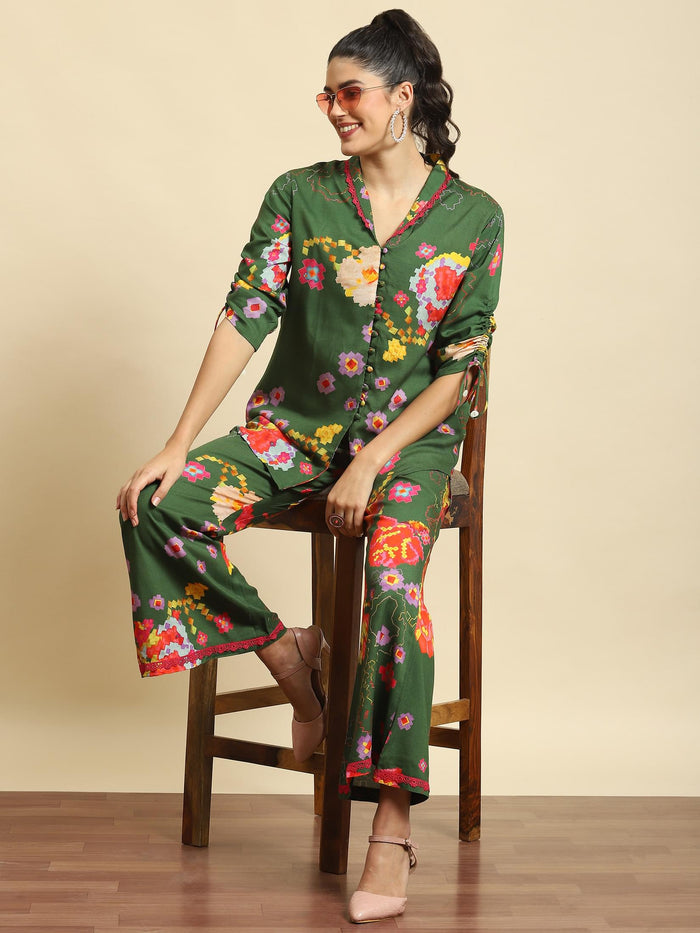 Women Green Geometric Print Co-Ord Set.