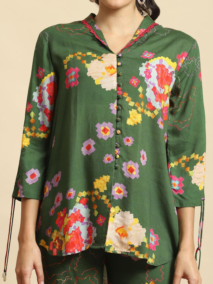 Women Green Geometric Print Co-Ord Set.