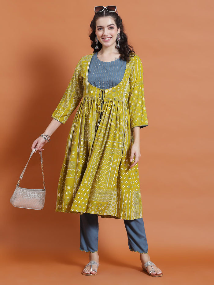 Women Green Geometric Print Kurta Jacket Trouser.