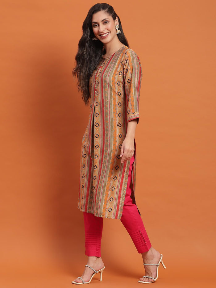 Women Green Geometric Print Kurta.