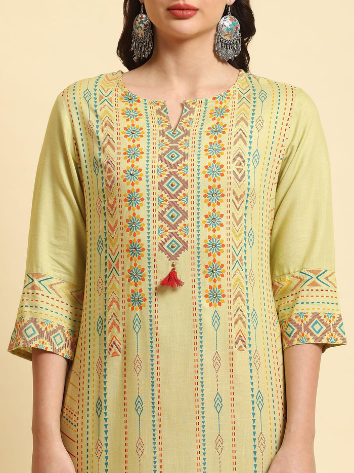 Women Green Geometric Straight Kurta.