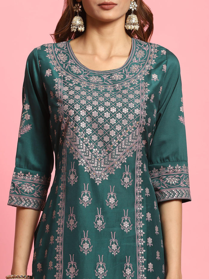 Women Green Ornamental Printed Kurta With Comfort Pant.