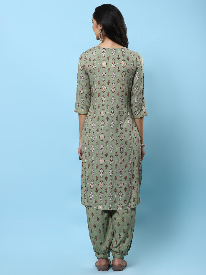 Women Green Printed Kurta With Harem Pant.