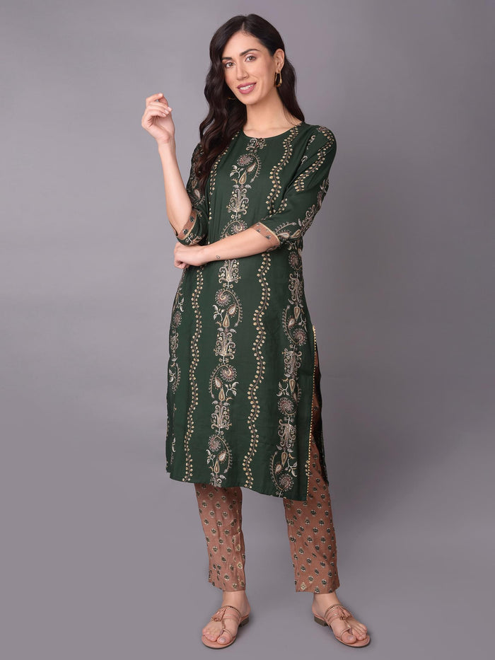 Women Green Round Neck Kurta With Trouser.