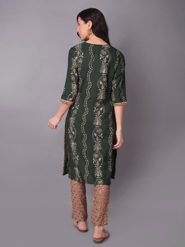 Women Green Round Neck Kurta With Trouser.