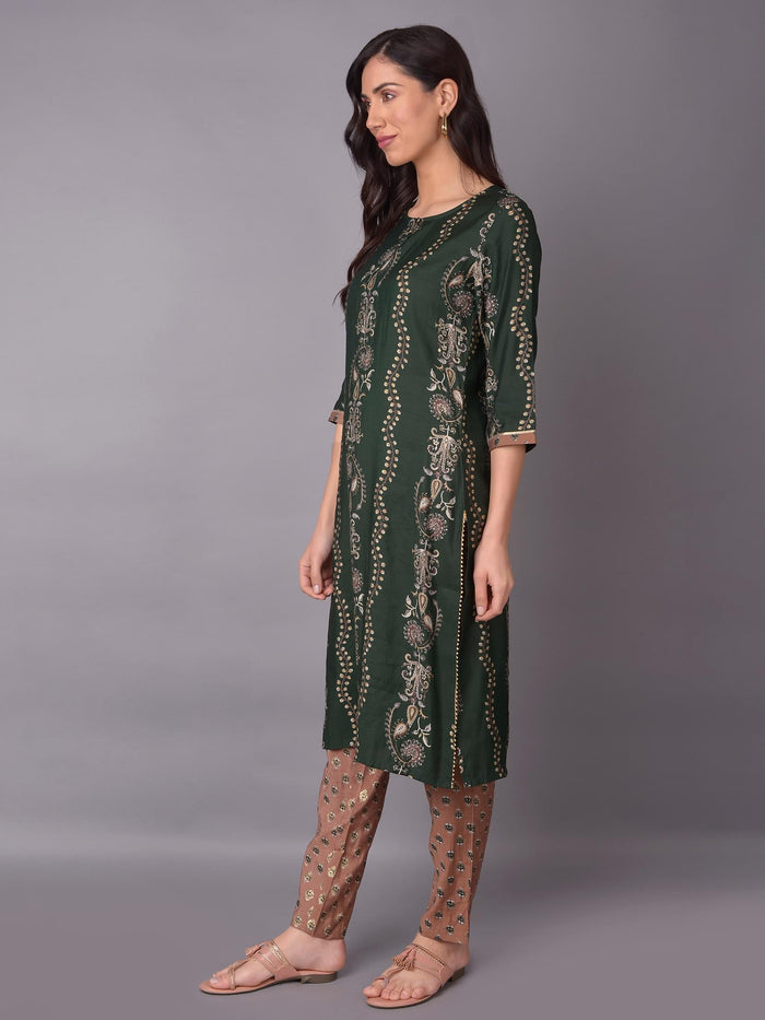 Women Green Round Neck Kurta With Trouser.