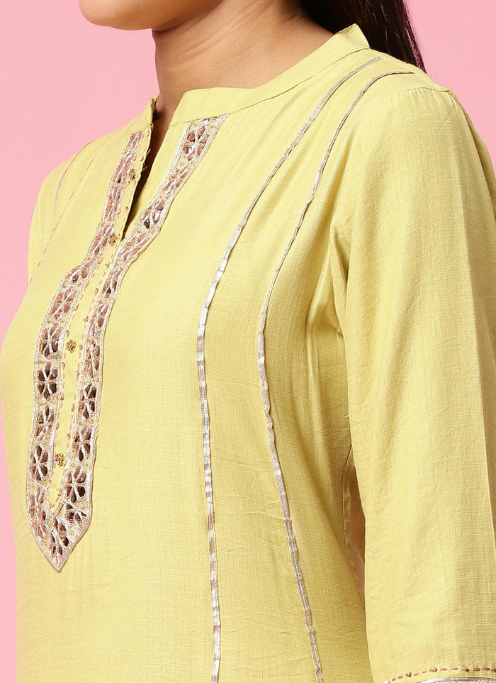 Women Green Solid Kurta Trouser Dupatta.