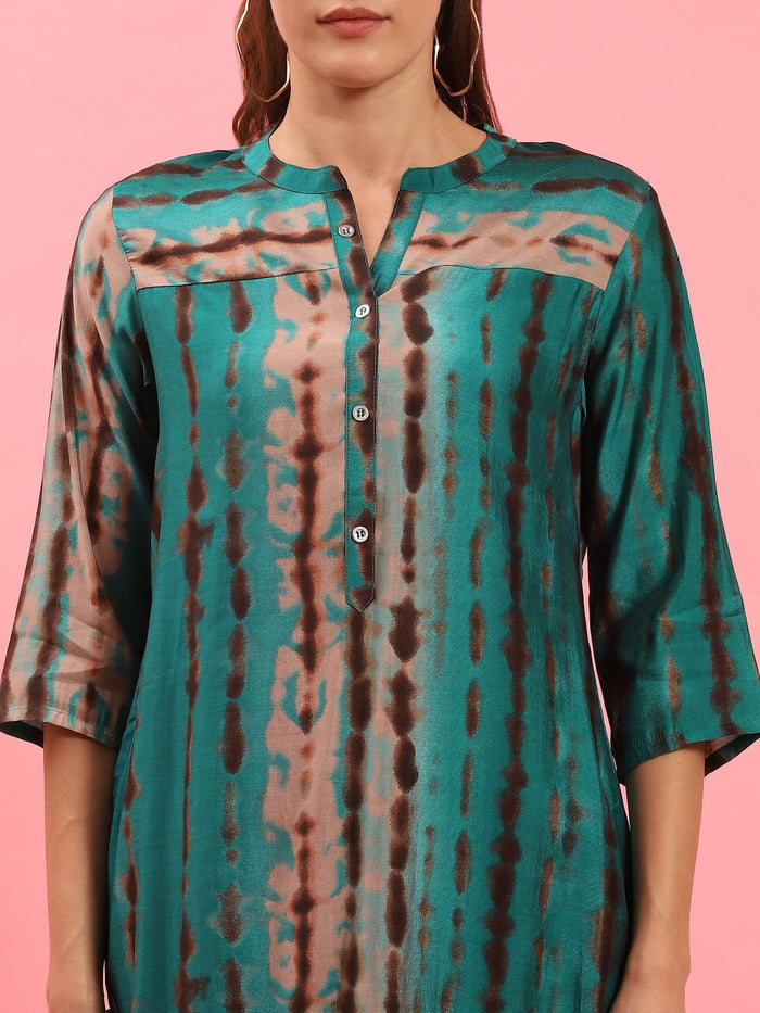 Women Green Stripe Printed Kurta.