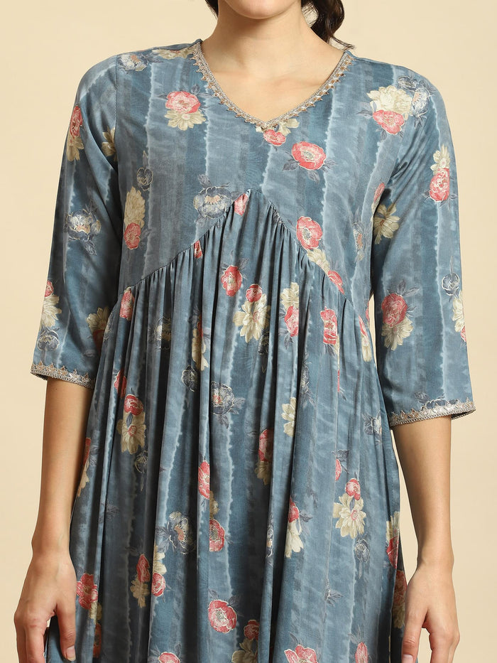 Women Grey Floral Print Kurta.