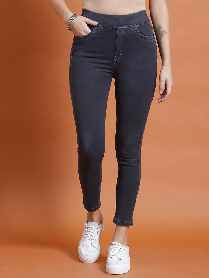 Women Grey Solid Narrow Jegging.